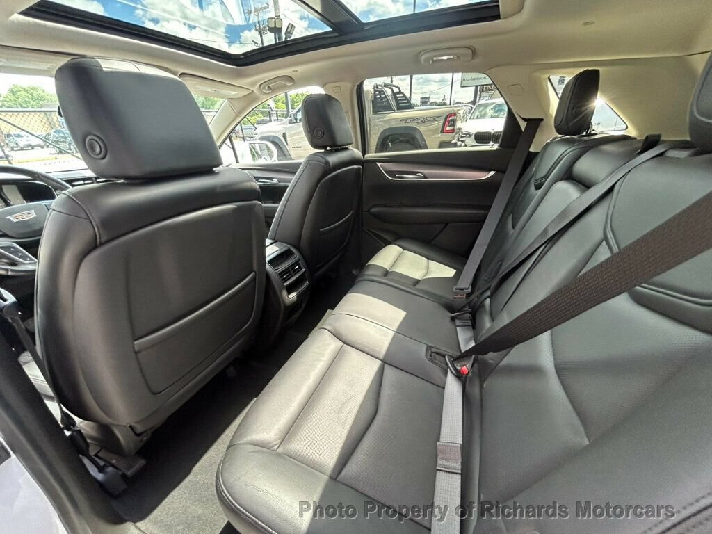 Used 2018 Cadillac XT5 Luxury w/ Driver Awareness Package AWD/4WD image 17