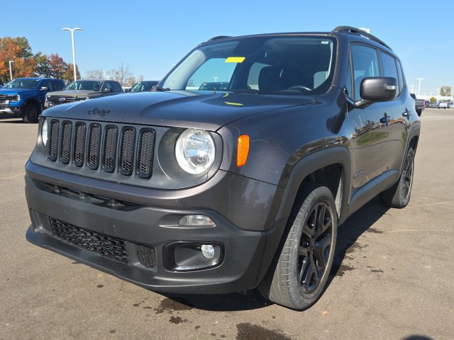 Used 2016 Jeep Renegade Latitude AWD/4WD image 2