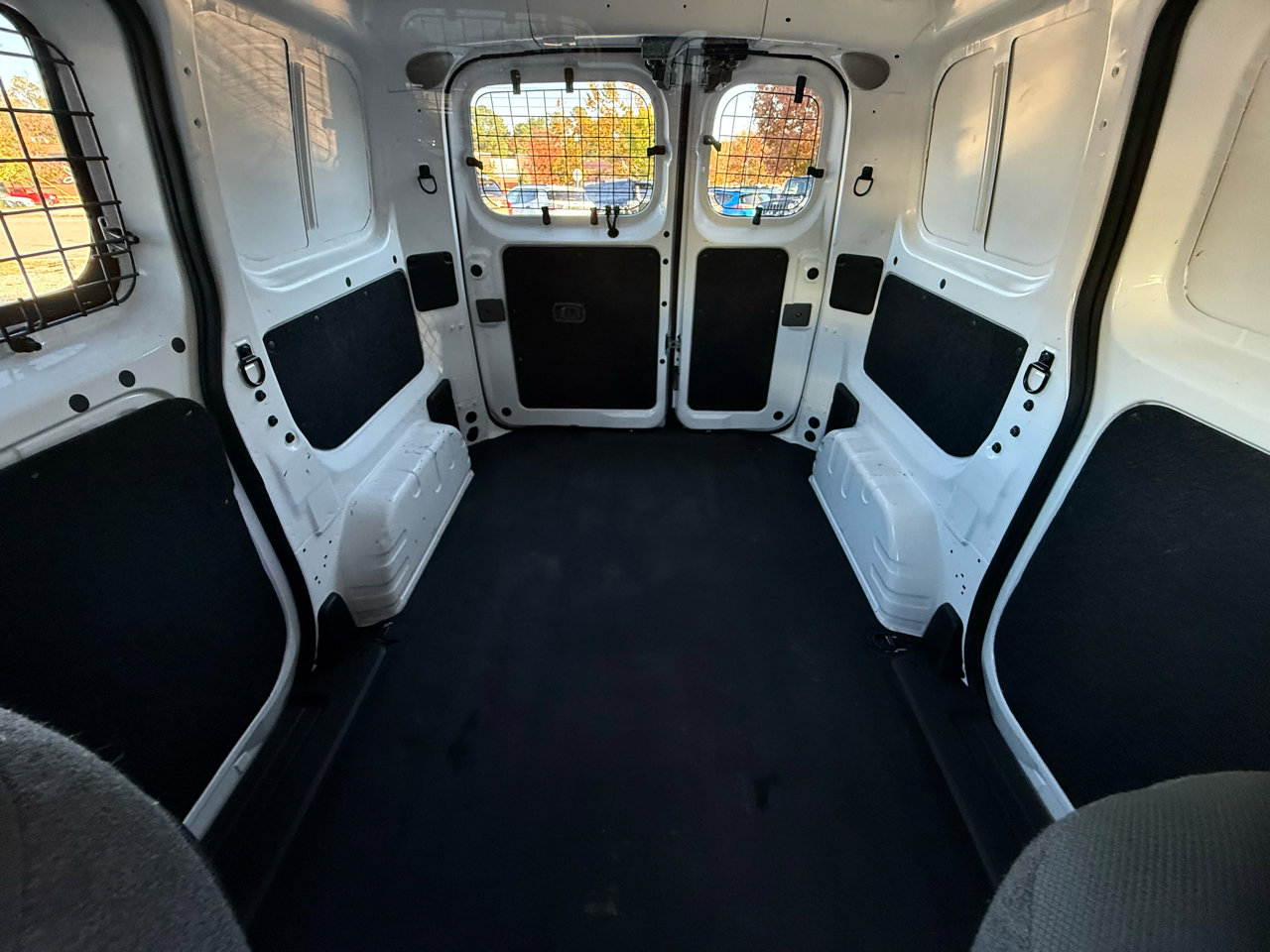Used 2020 Nissan NV200 SV w/ Sliding Glass Door Package image 26