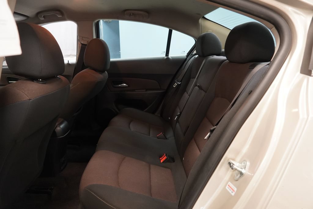 Used 2015 Chevrolet Cruze LT FWD image 25