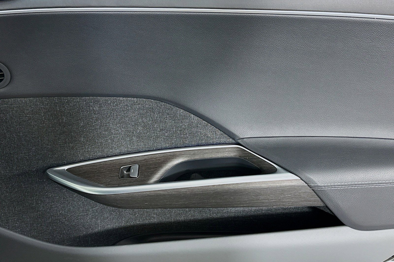 Used 2024 Lucid Air Touring image 23