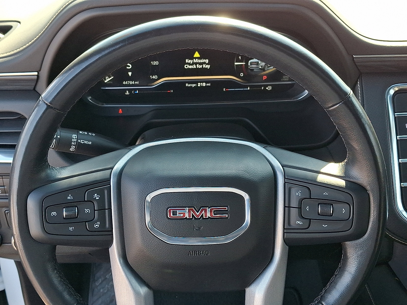 Used 2022 GMC Yukon SLT w/ SLT Premium Package image 19