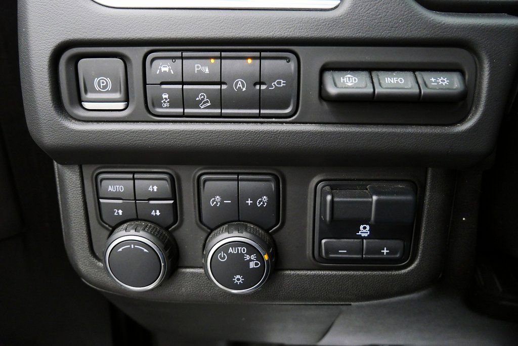 Used 2021 Chevrolet Suburban High Country w/ Premium Package image 29