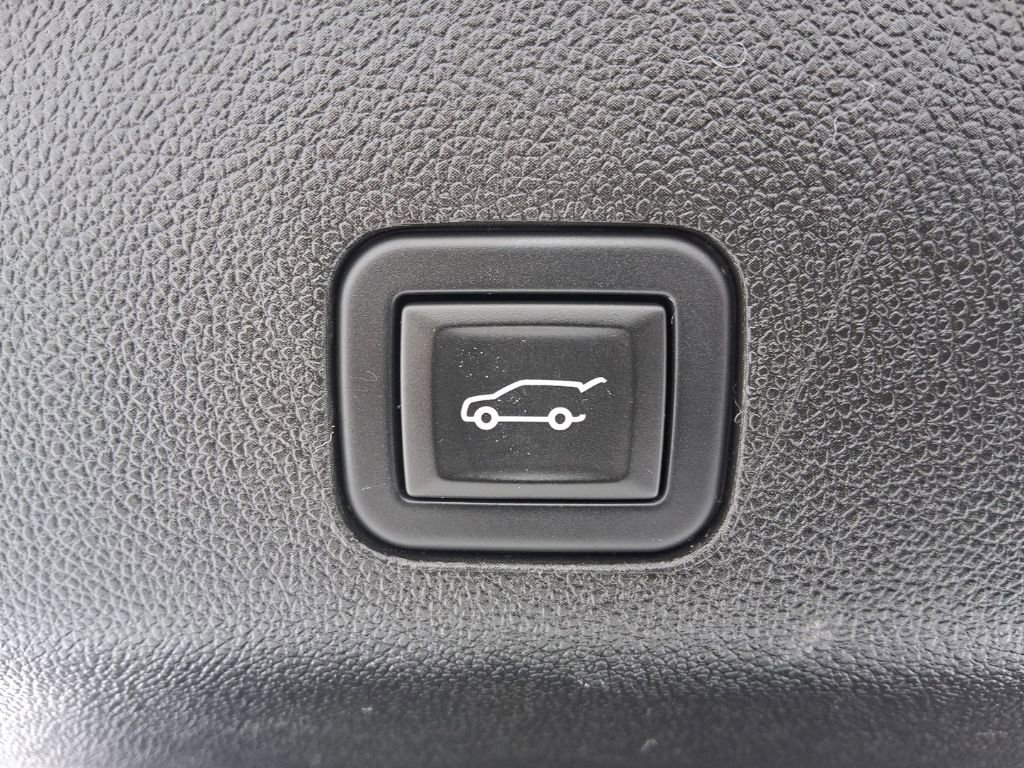 Used 2023 Chevrolet Suburban LT image 14