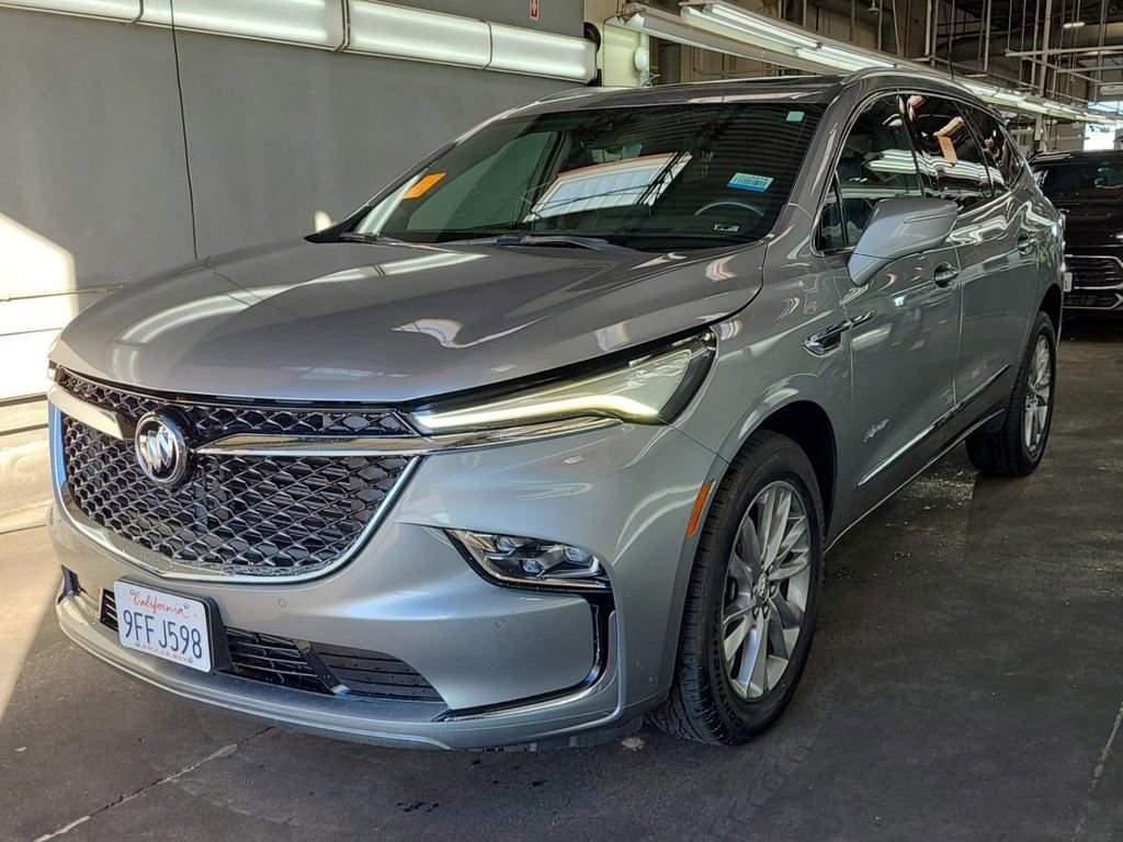 Used 2023 Buick Enclave Avenir w/ Avenir Technology Package image 2