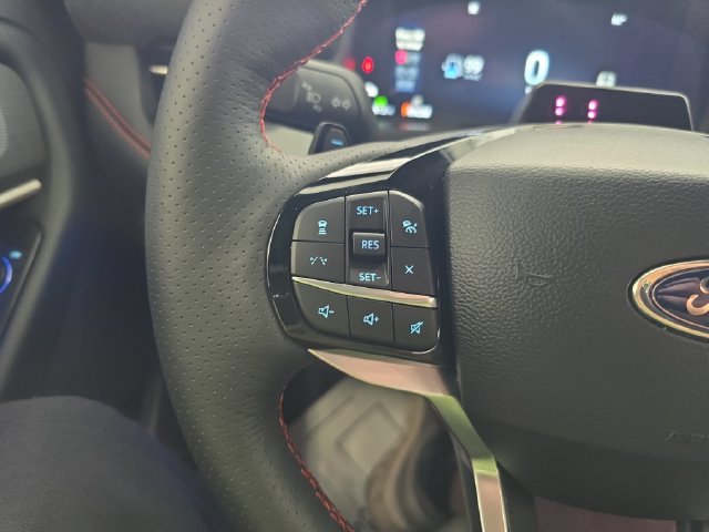 Used 2025 Ford Explorer ST AWD/4WD image 19