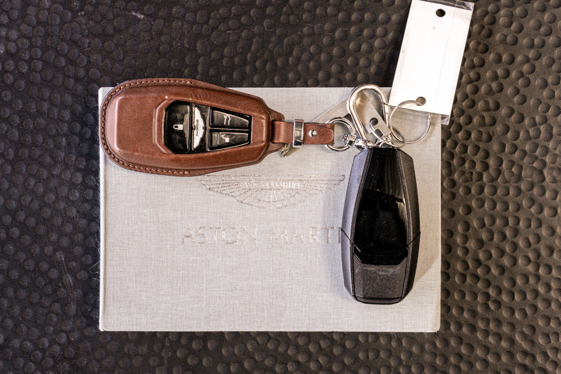 Used 2019 Aston Martin DBS Superleggera RWD image 20