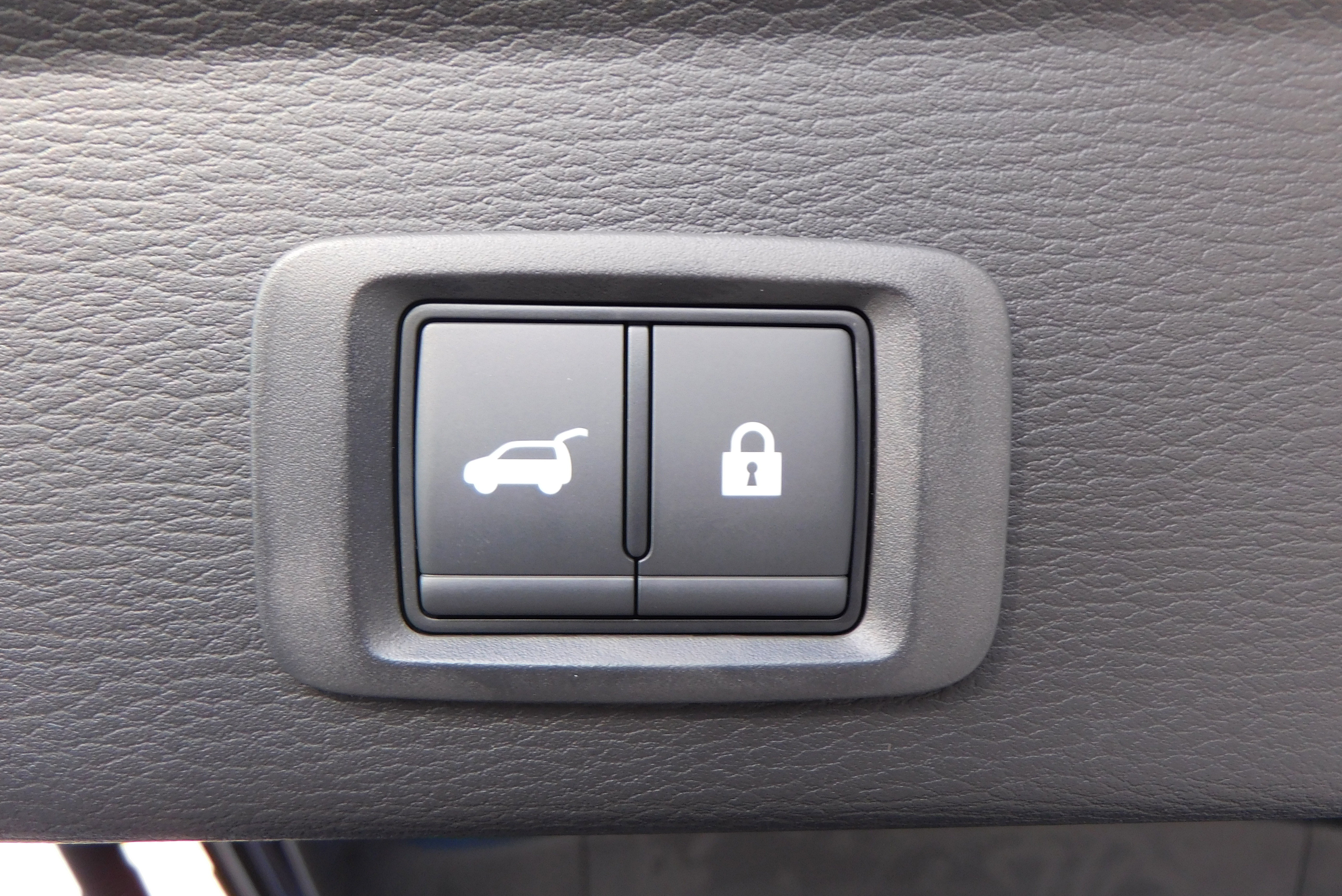 Used 2025 Mitsubishi Outlander SE image 37