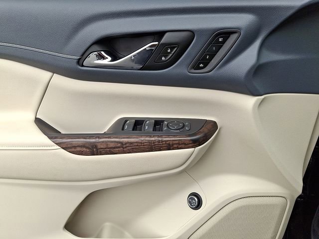 Used 2021 GMC Acadia Denali w/ Denali Technology Package image 13