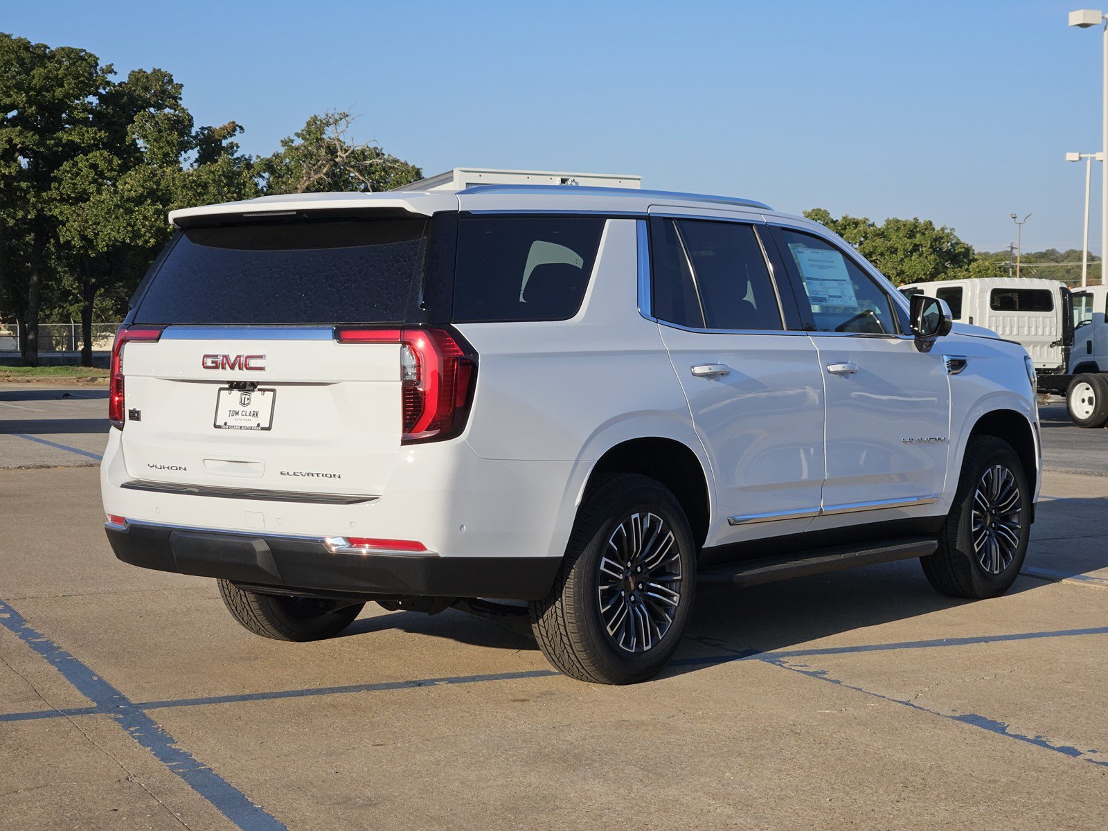 New 2027 GMC Yukon Elevation w/ Technology Package AWD/4WD image 4