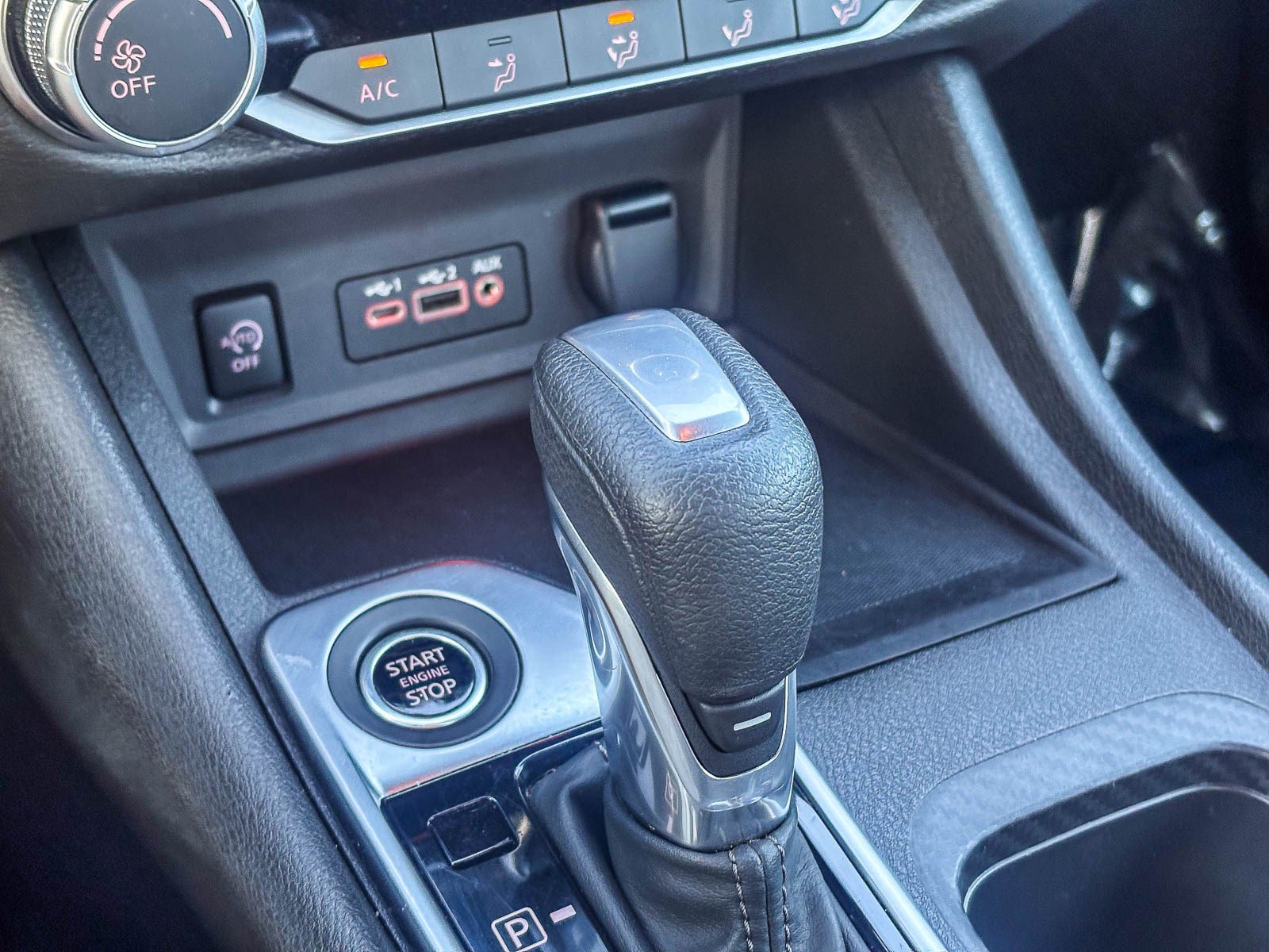 Used 2025 Nissan Sentra SV FWD image 25