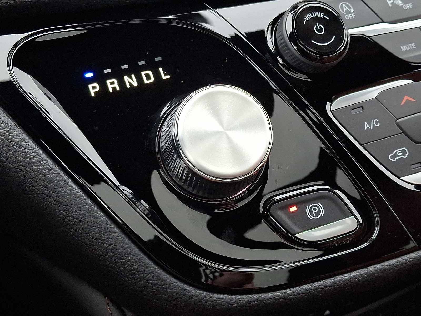 New 2026 Chrysler Pacifica Pinnacle AWD/4WD image 12