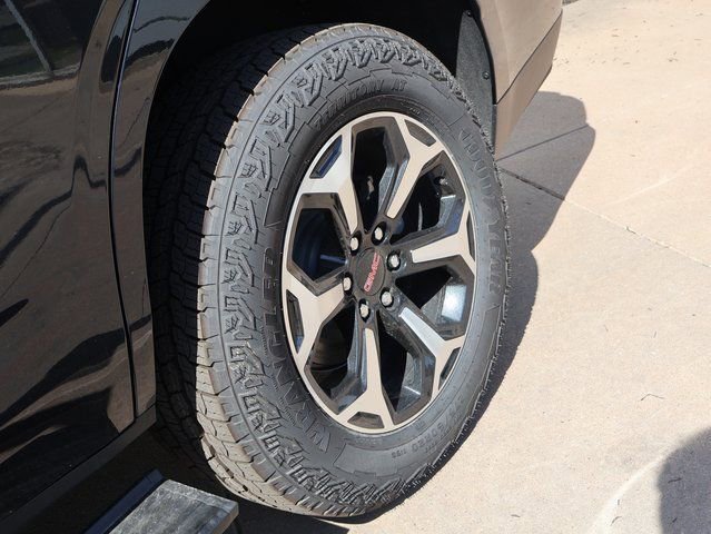 New 2026 GMC Yukon AT4 w/ AT4 Premium Plus Package AWD/4WD image 40