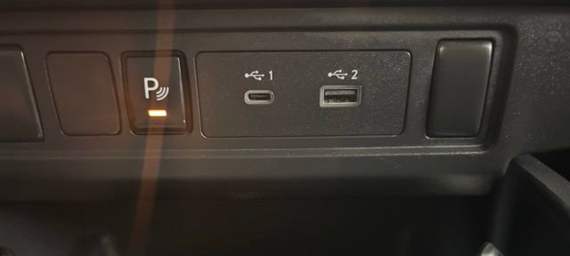 Used 2025 Nissan Frontier SV image 29