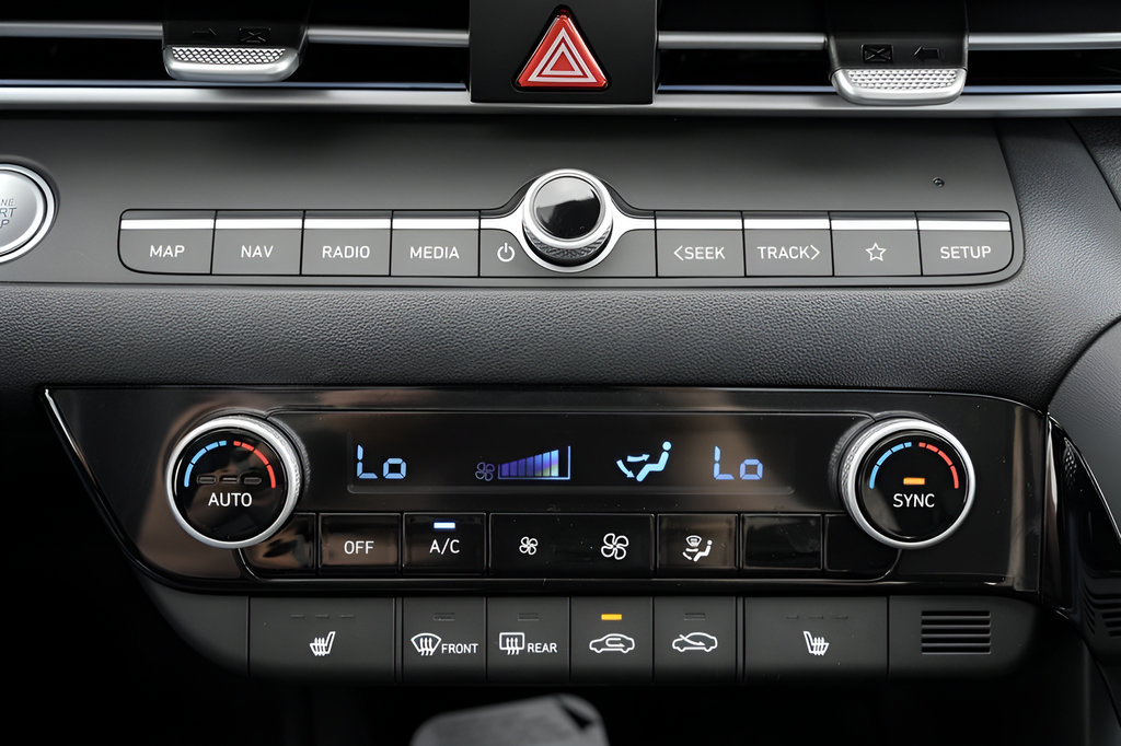 New 2026 Hyundai Elantra Limited FWD image 33