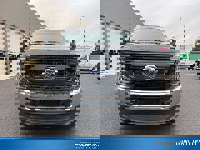 Used 2022 Ford F250 XL w/ Power Equipment Group image 2