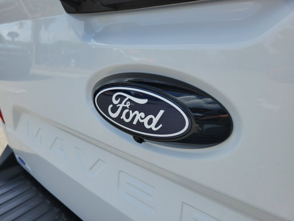 New 2026 Ford Maverick Lariat w/ Black Appearance Package AWD/4WD image 7