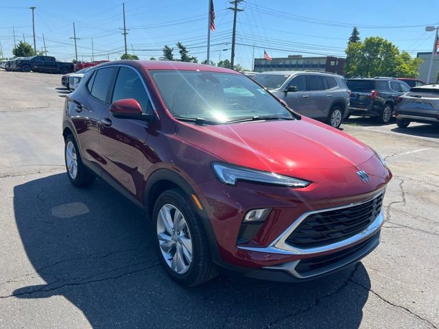 Used 2024 Buick Encore GX Preferred w/ Comfort Package FWD image 7