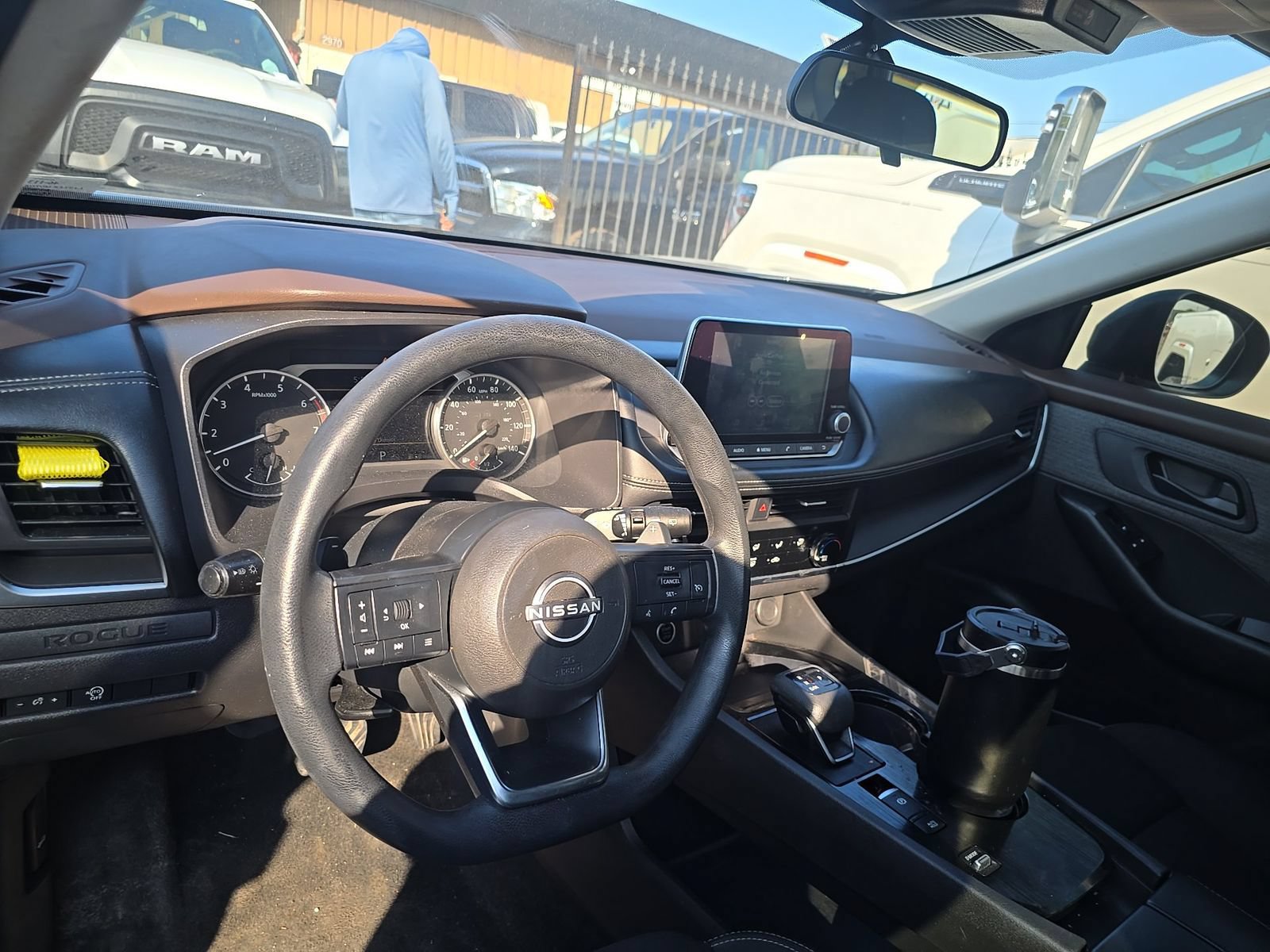 Used 2023 Nissan Rogue S FWD image 5