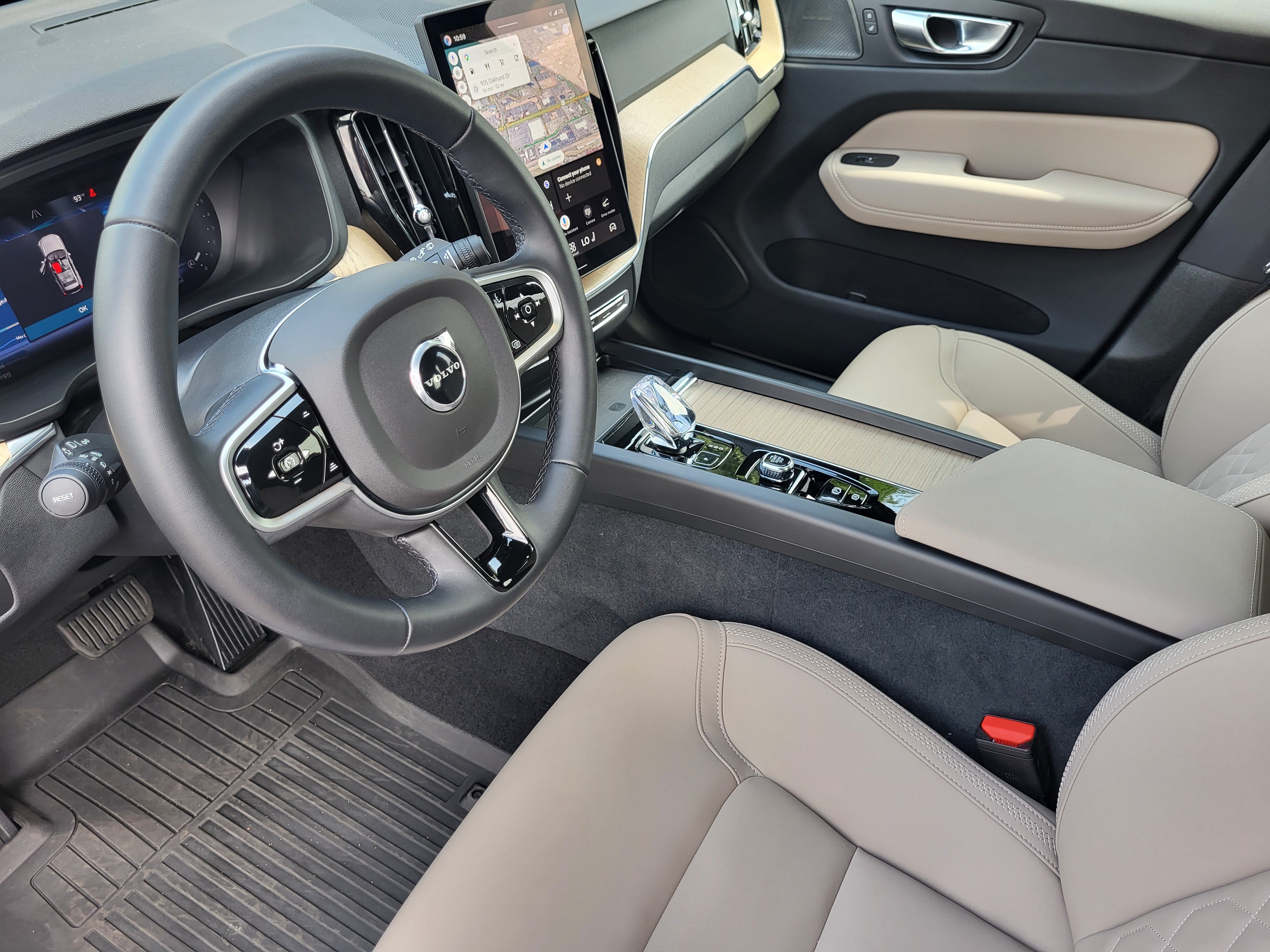New 2026 Volvo XC60 B5 Plus w/ Protection Package Premier AWD/4WD image 9