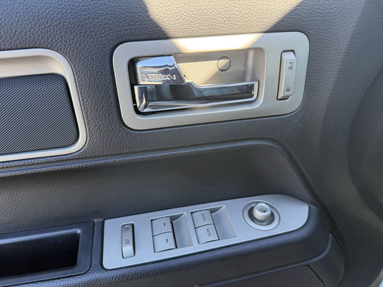 Used 2008 Lincoln MKZ Base AWD 4dr Sedan image 18