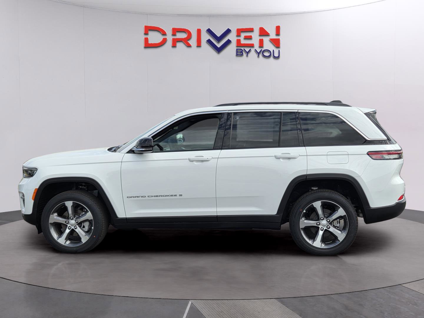 New 2025 Jeep Grand Cherokee Limited w/ Trailer Tow Package image 3