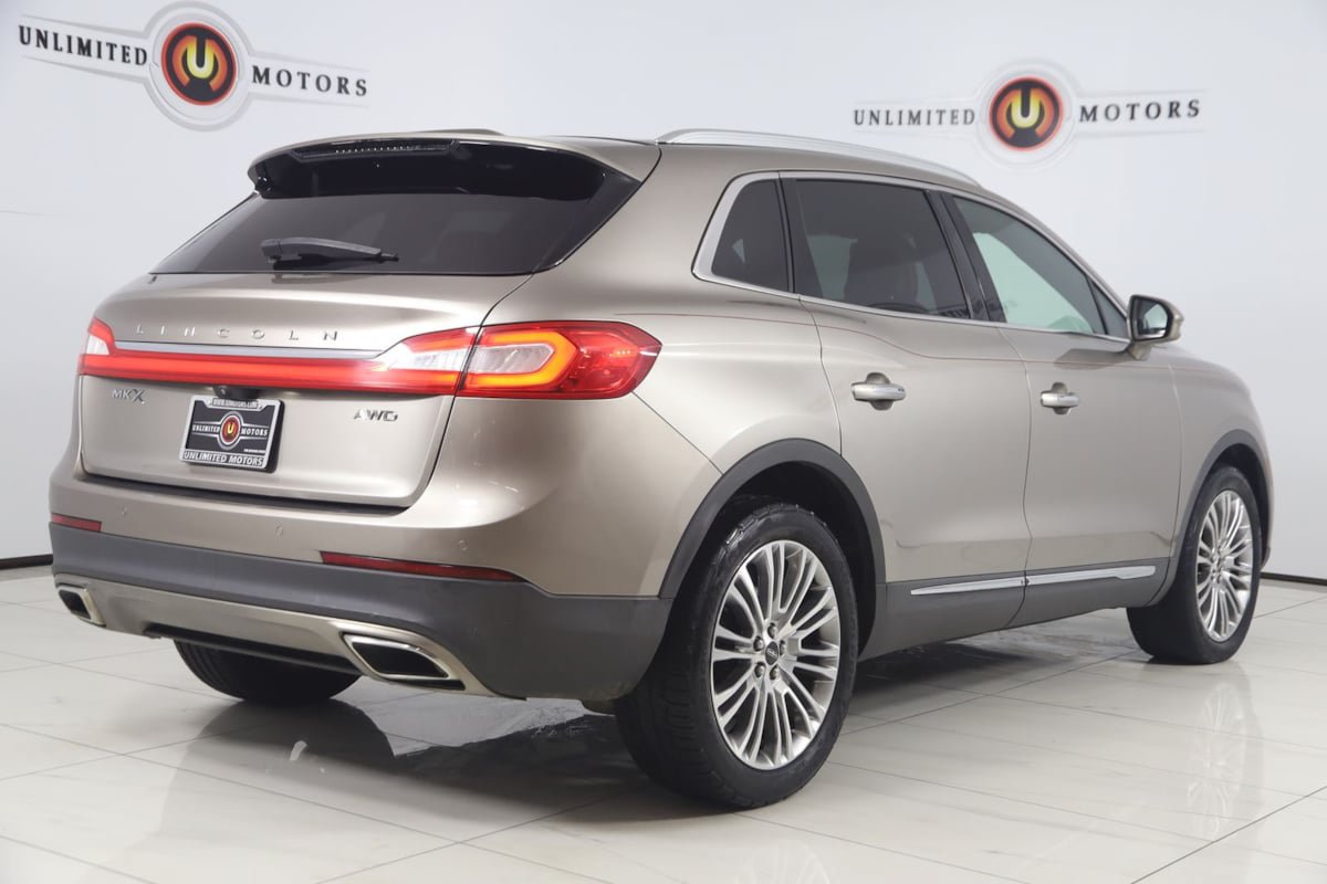 Used 2018 Lincoln MKX Reserve w/ Lincoln MKX Climate Package AWD/4WD image 3