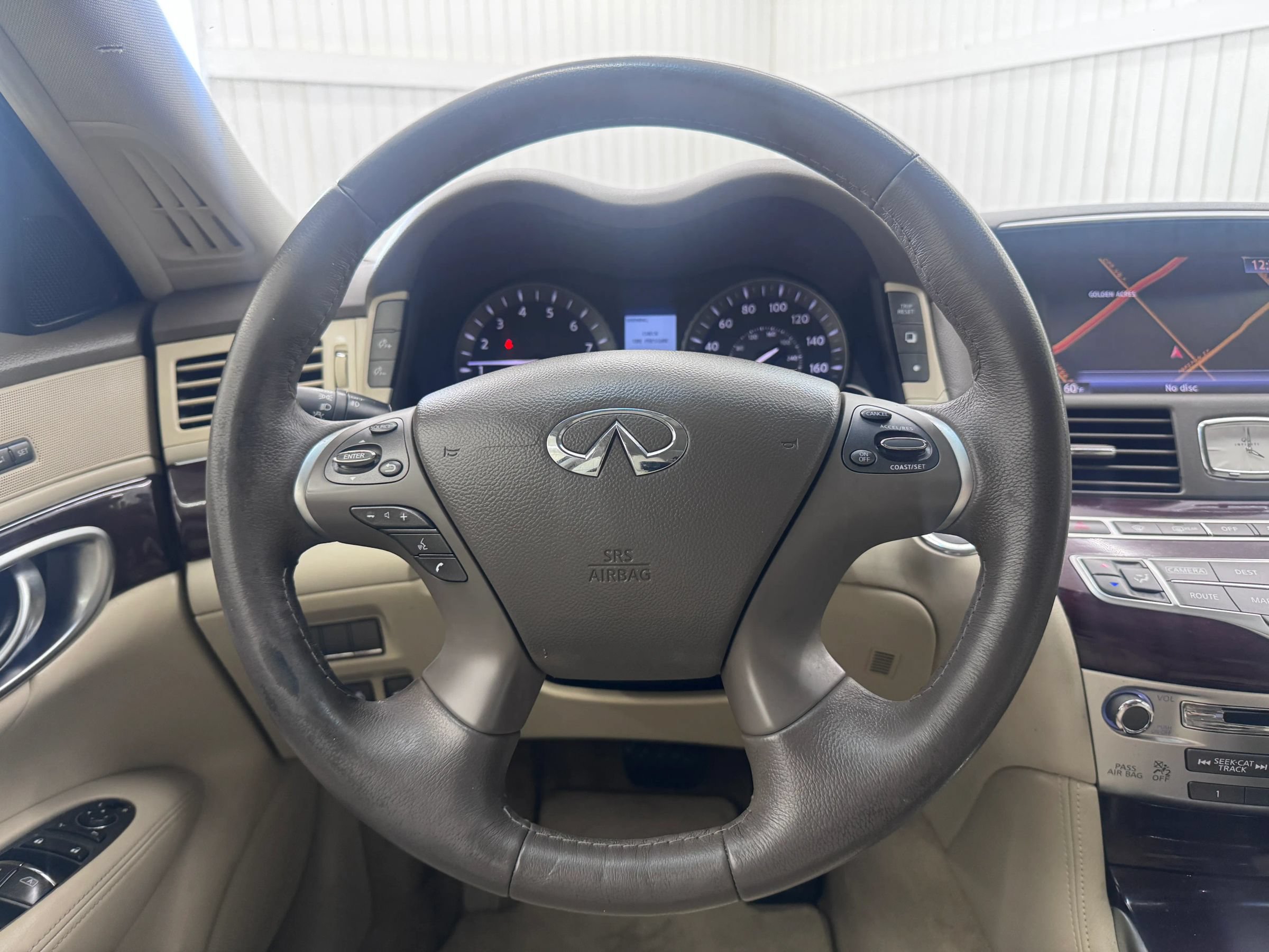 Used 2015 INFINITI Q70 3.7 RWD image 19
