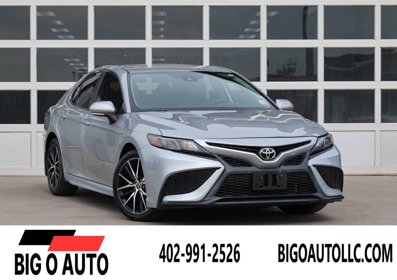 Used 2022 Toyota Camry SE AWD/4WD image 1