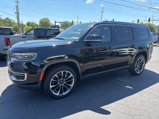 Used 2022 Jeep Wagoneer Series III w/ Premium Group I AWD/4WD image 3