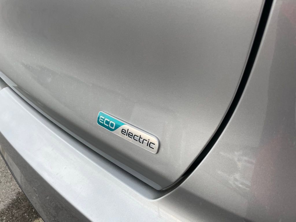 Used 2022 Kia Niro EX Premium image 7