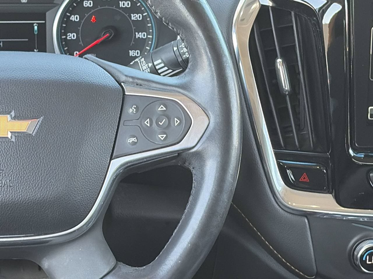Used 2019 Chevrolet Traverse LT FWD image 23