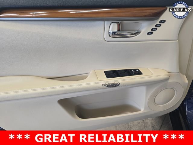 Used 2013 Lexus ES 300h image 11