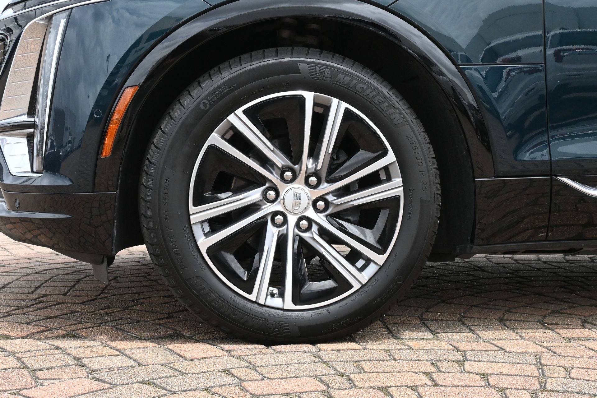 Used 2024 Cadillac Lyriq Luxury RWD image 29