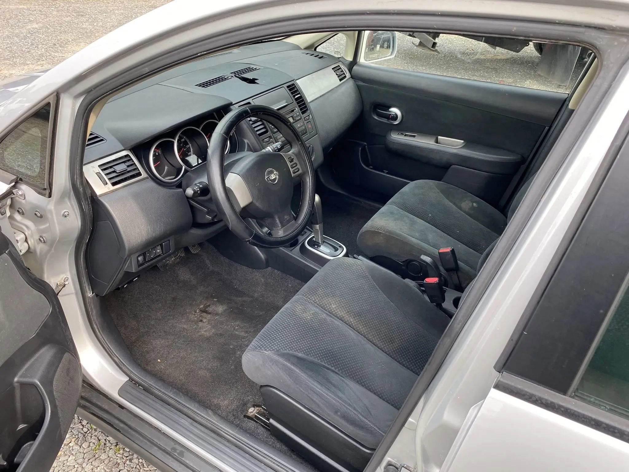 Used 2011 Nissan Versa 1.8 S w/ Plus Pkg FWD image 5
