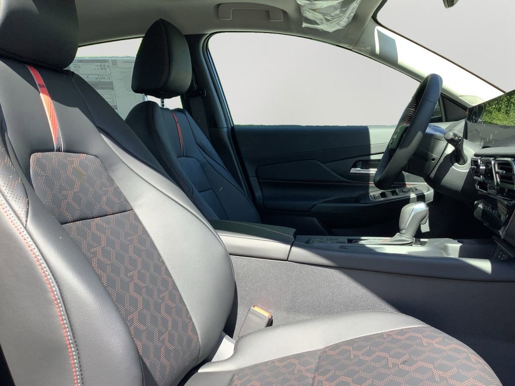 New 2026 Nissan Sentra SR w/ SR Premium Package FWD image 12