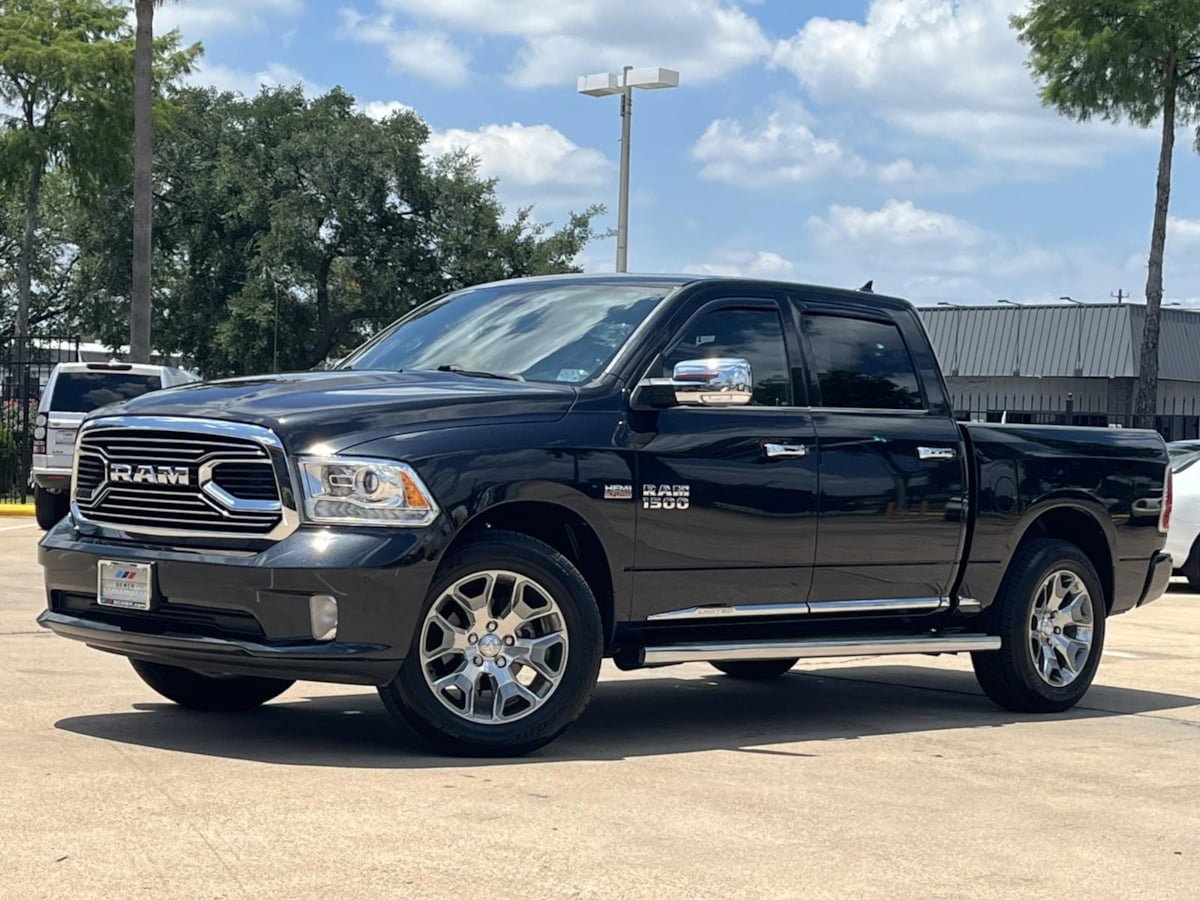 Used 2017 RAM 1500 Limited RWD image 1