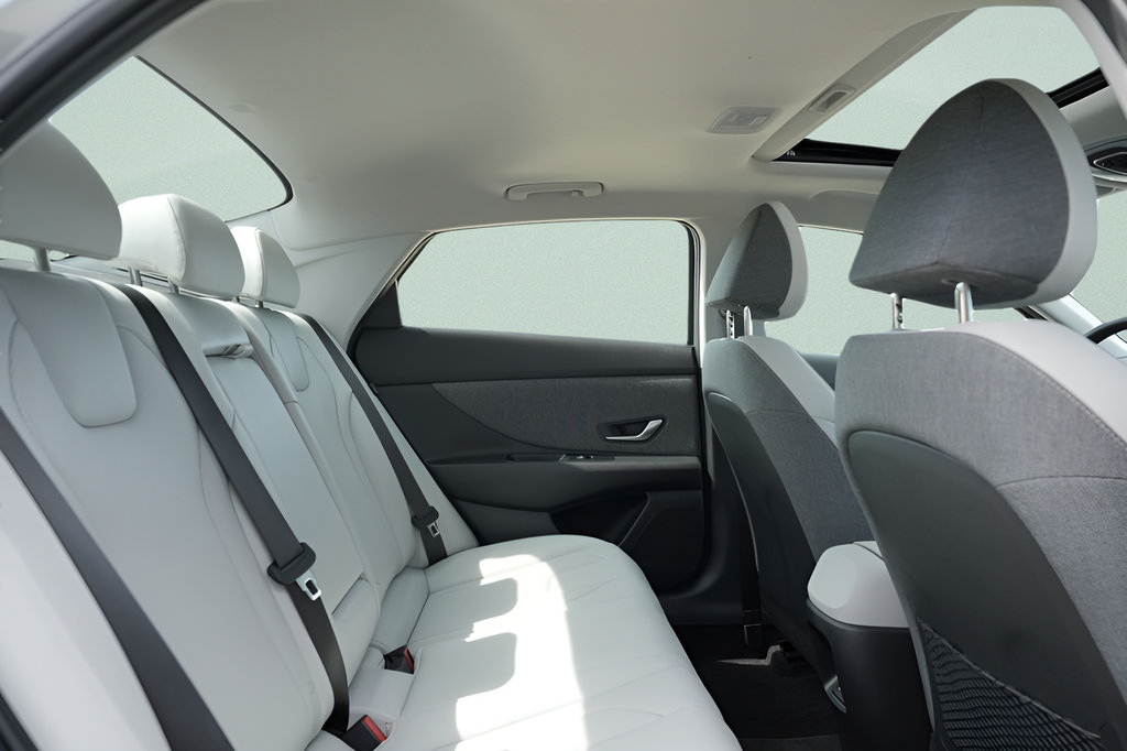 Certified 2026 Hyundai Elantra Limited FWD image 14