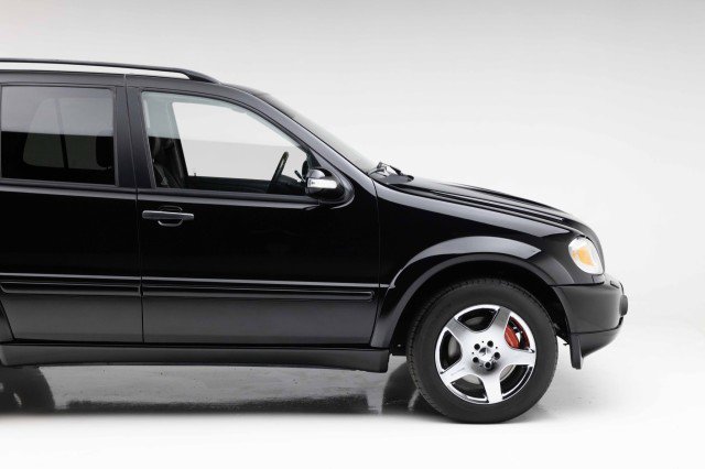 Used 2002 Mercedes-Benz ML 55 AMG 4MATIC image 23