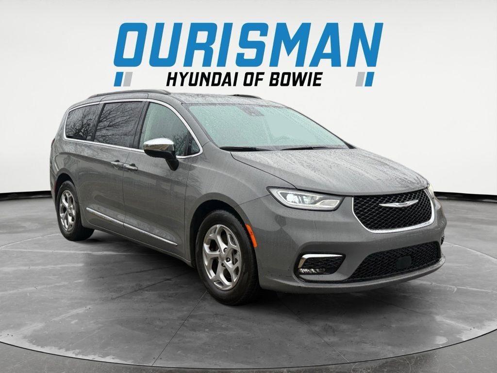 Used 2023 Chrysler Pacifica Limited