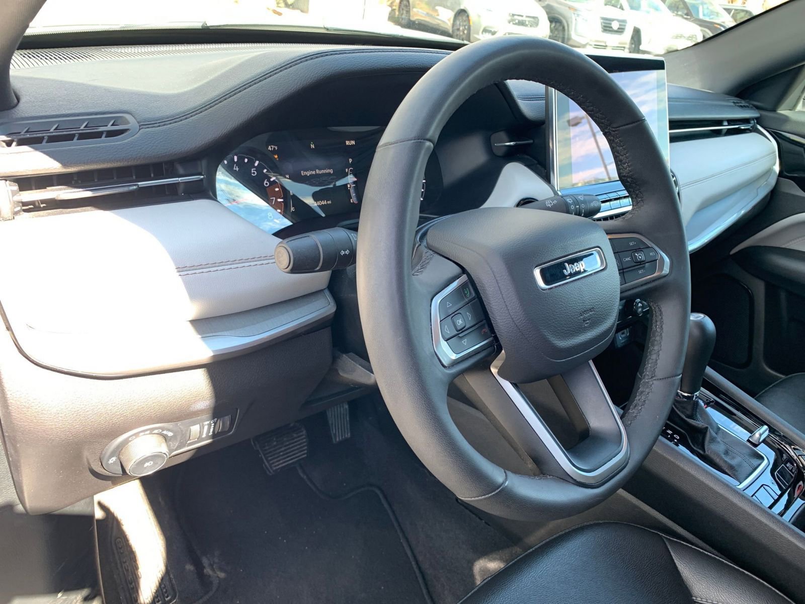 Used 2025 Jeep Compass Limited image 35