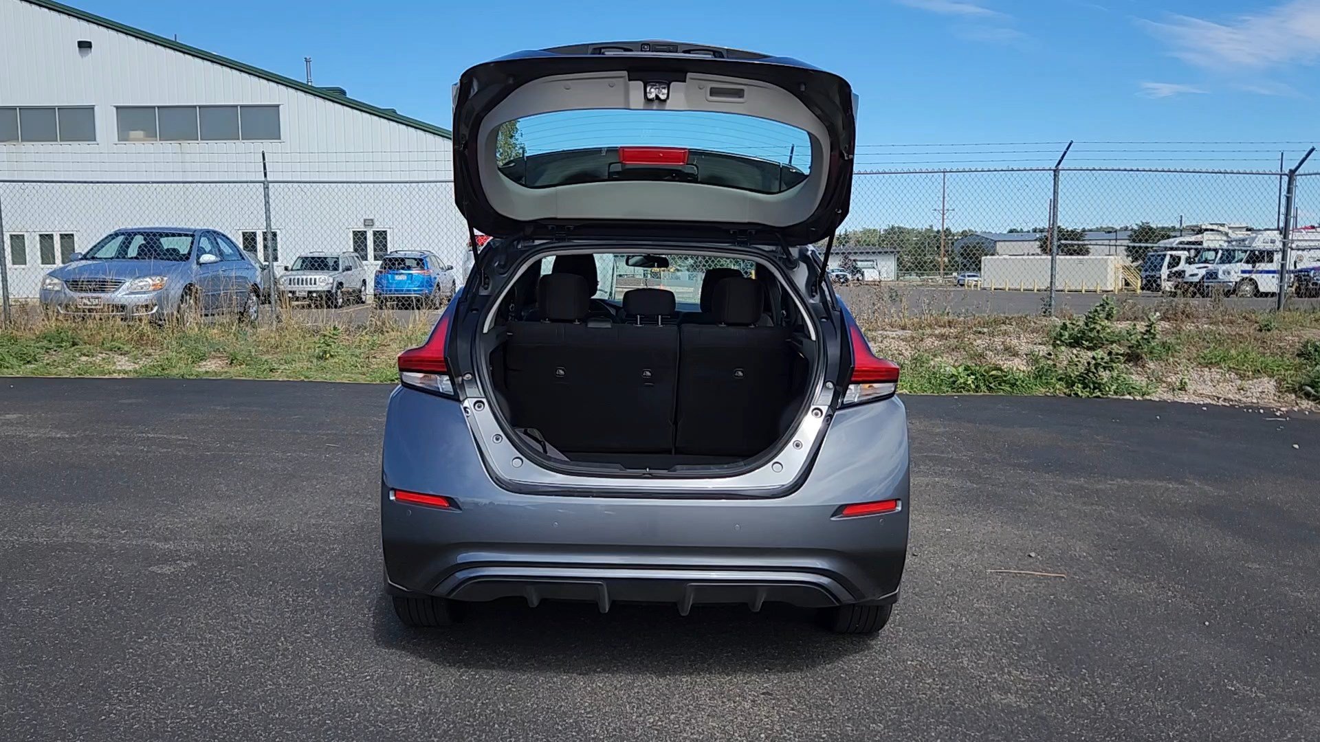 Used 2025 Nissan Leaf S FWD image 18