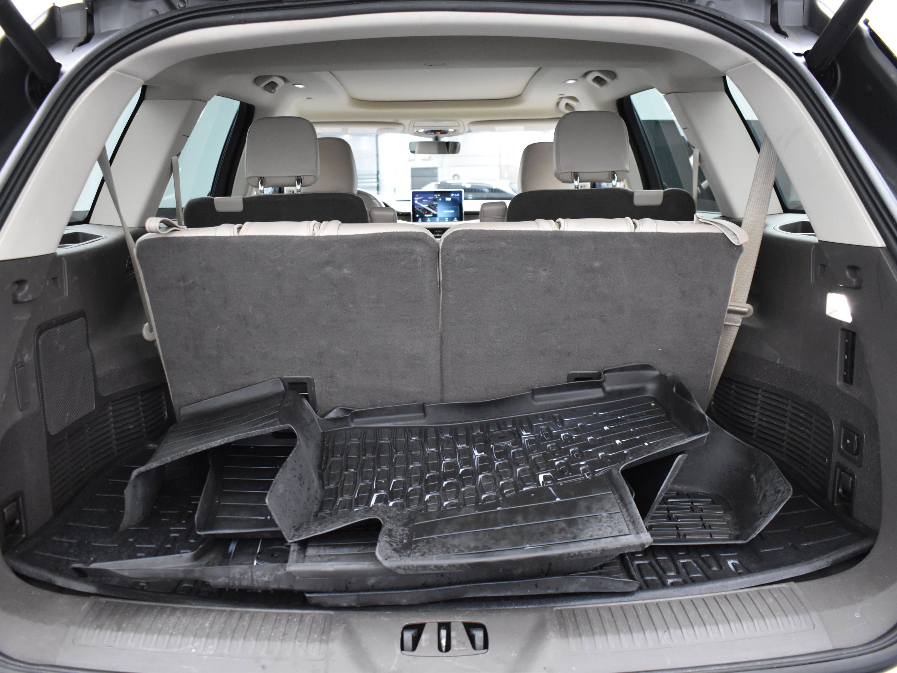 Used 2023 Lincoln Aviator Reserve w/ Equipment Group 201A image 14