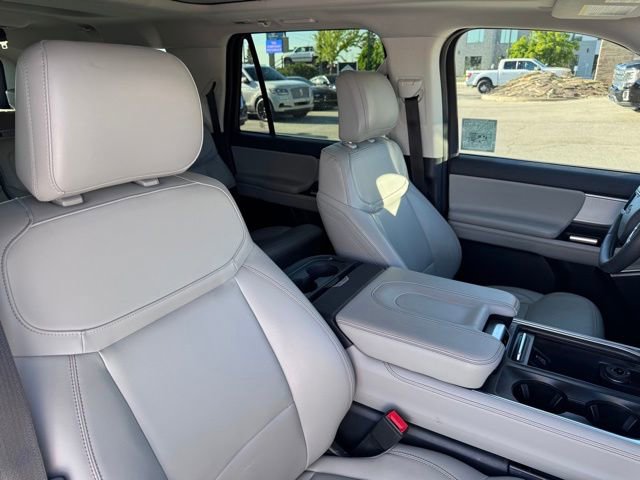 Used 2025 Ford Expedition Max Active AWD/4WD image 18