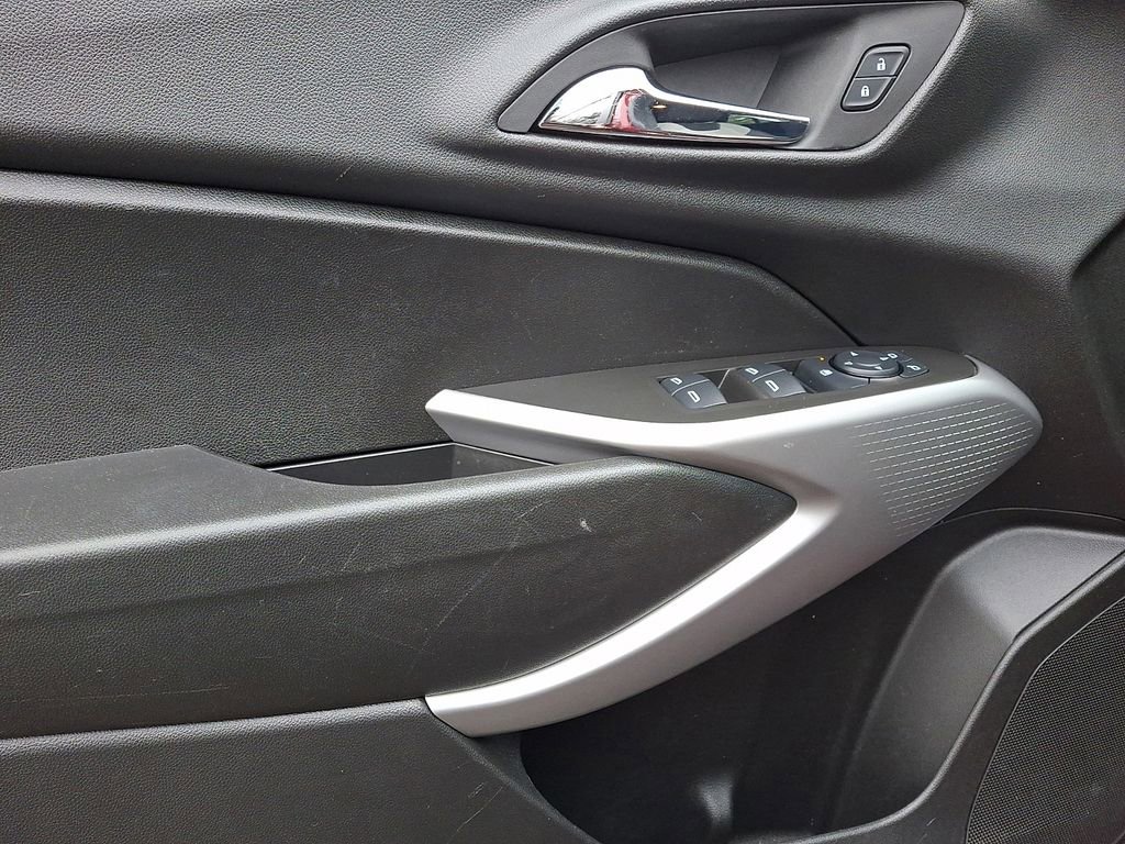 Certified 2024 Chevrolet Trax RS image 12