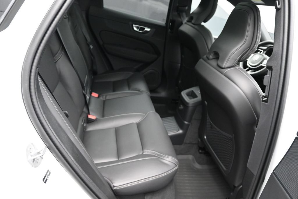 New 2026 Volvo XC60 T8 Ultra w/ Climate Package AWD/4WD image 16