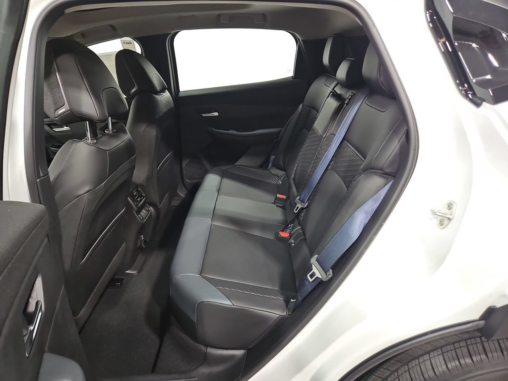 New 2026 Nissan Leaf Platinum+ w/ Cargo Package (Platinum+) FWD image 26