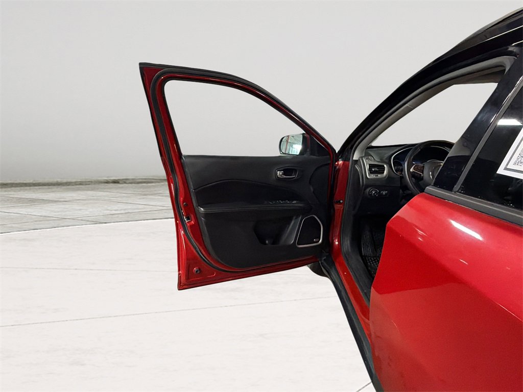 Used 2019 Jeep Compass High Altitude image 13