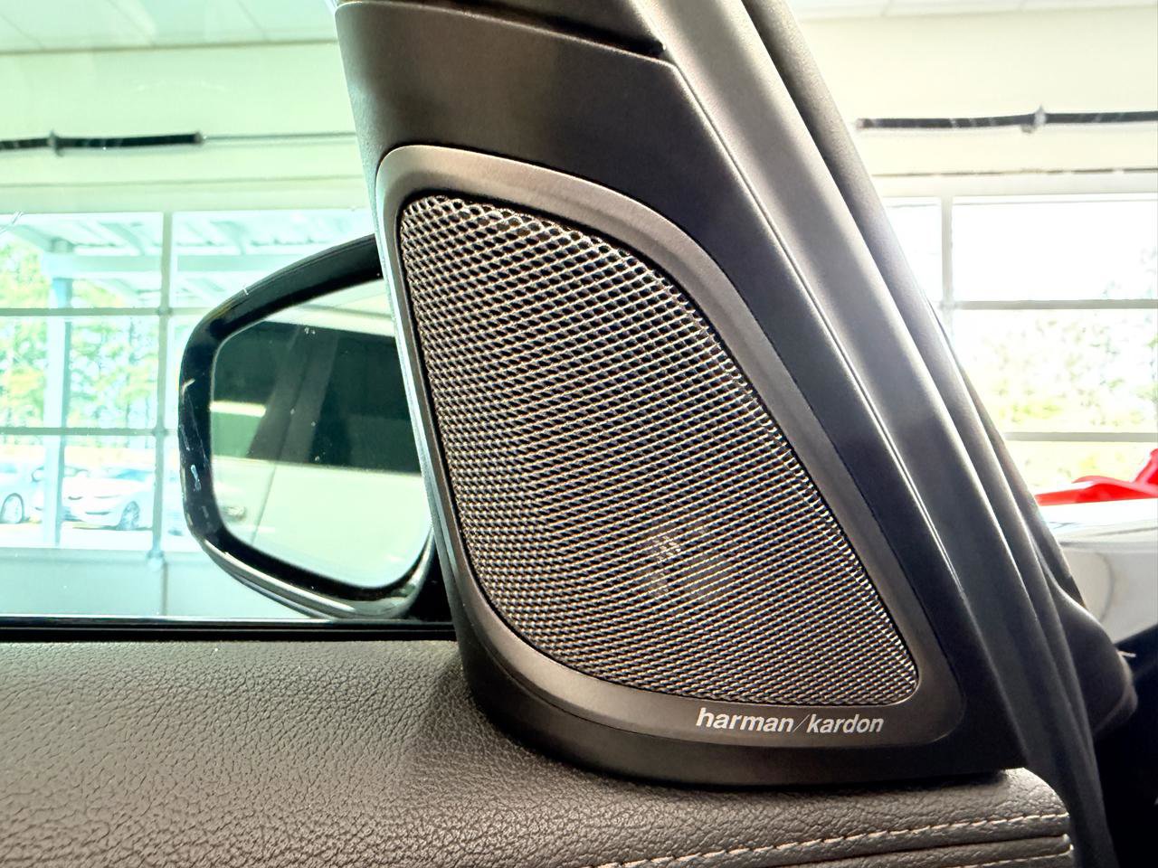 Used 2019 BMW 740i w/ M Sport Package RWD image 17