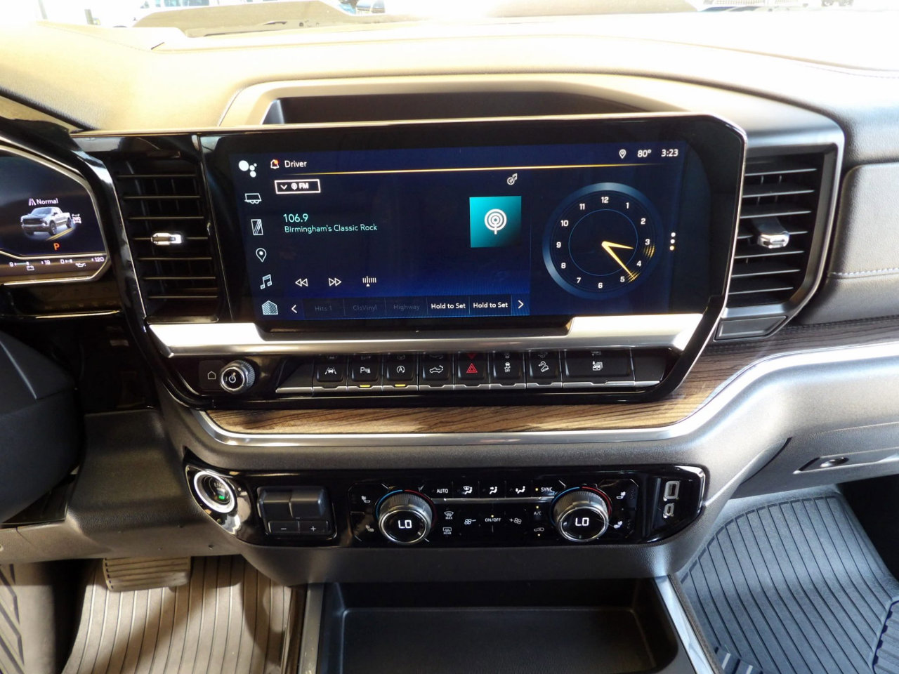 Used 2022 Chevrolet Silverado 1500 LT Trail Boss w/ LT Trail Boss Premium Package image 23